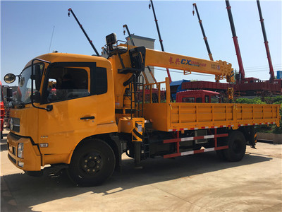 東風(fēng)天錦徐工8噸隨車(chē)吊與挖機(jī)拖車(chē)產(chǎn)品價(jià)格及性能分析