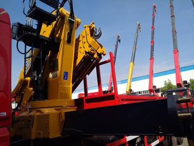 12噸徐工直臂隨車(chē)吊與陜汽隨車(chē)起重機(jī)報(bào)價(jià)解析 電力行業(yè)專用及挖機(jī)拖車(chē)應(yīng)用